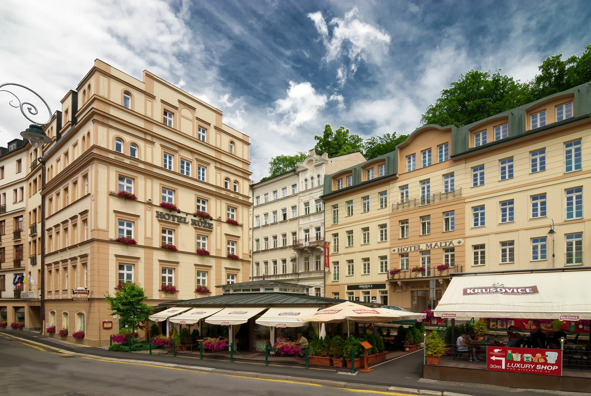 Hotel Malta Karlovy Vary Exterior photo